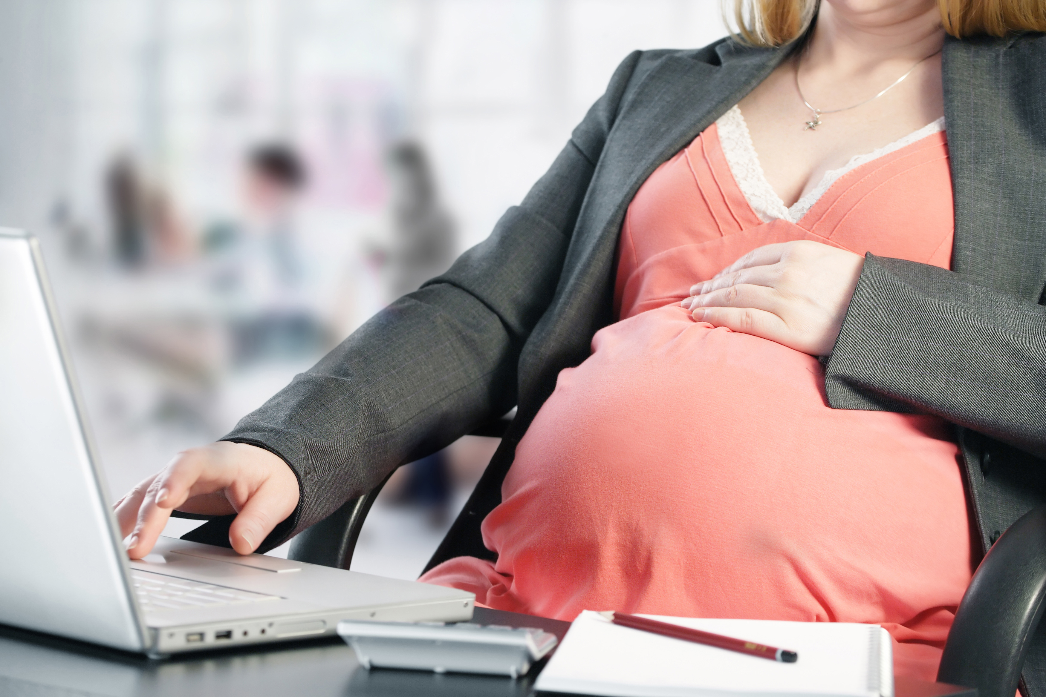 Working During Pregnancy - Plumas - Regra Trabalhista sobre gestantes é suspensa